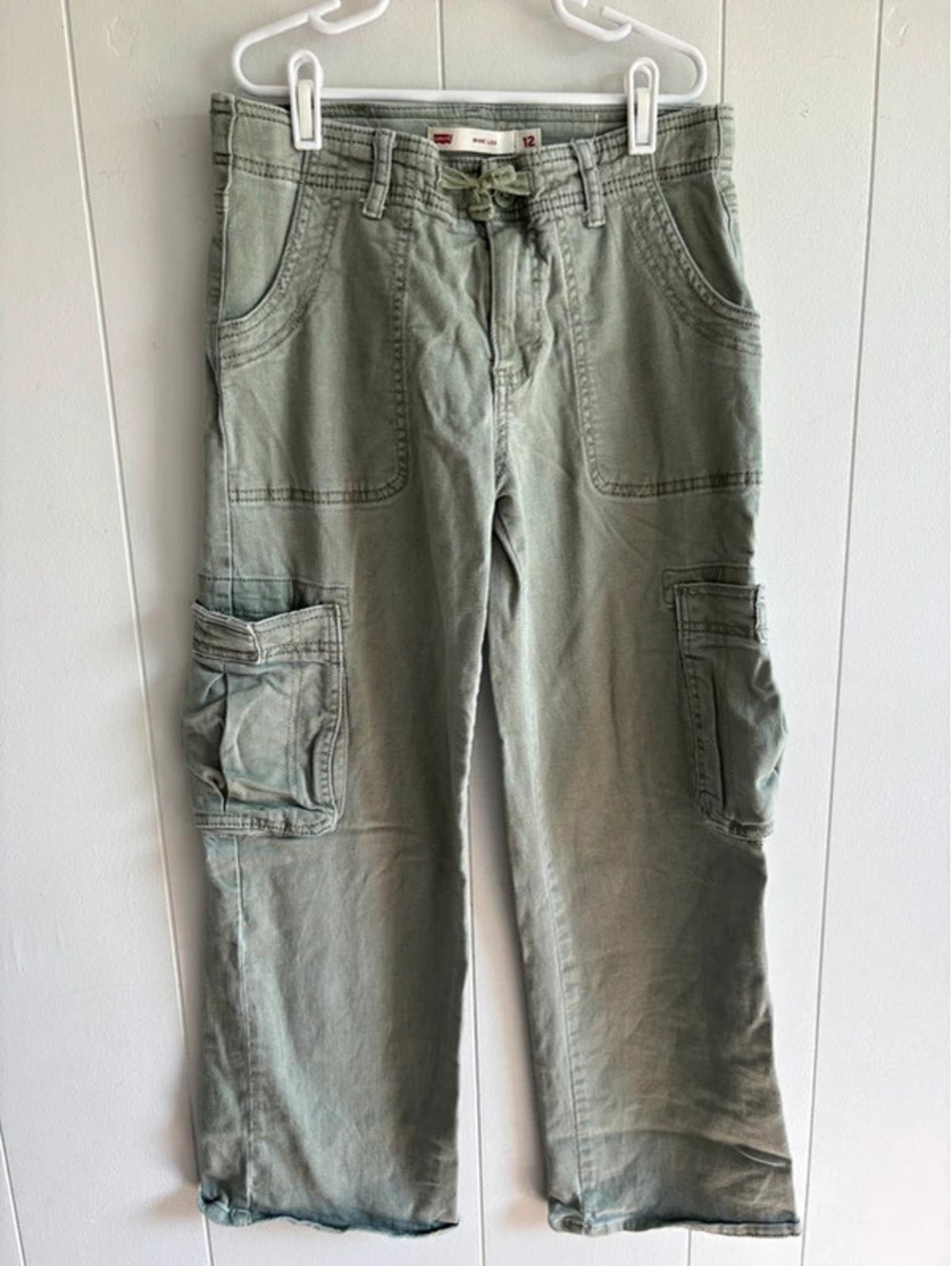 Girls size 12 Green Cargo Wide Leg Levis Pants